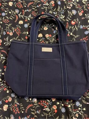 LL Bean Navy Boat and Tote with pocket